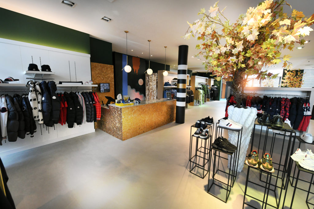 Jurgen Langezaal: Sportwear Store 2